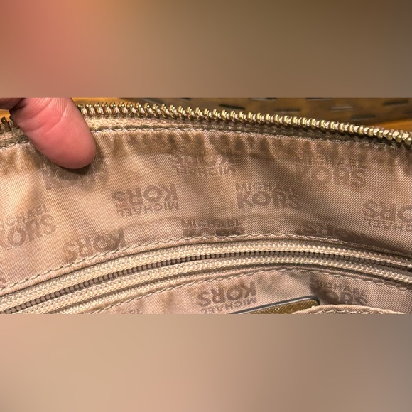 Michael Kors crossbody - Picture 7 of 7